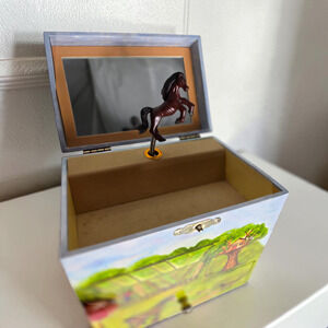 Enchantmints Music Box Horse Ranch Trinkets Jewelry Treasure Kentucky Country